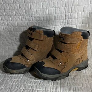 VITIKE hiking boots